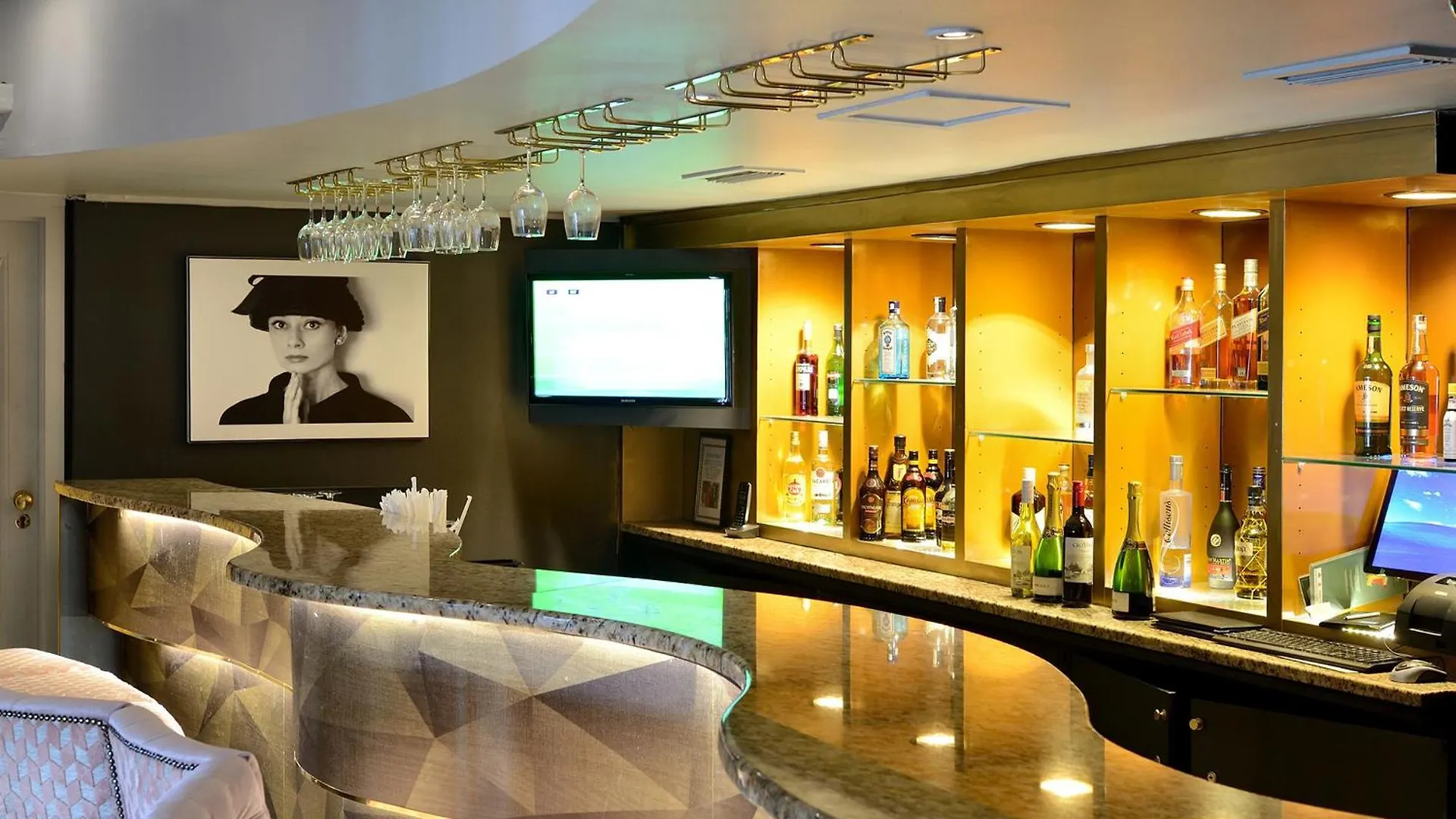 Peninsula All Suite Hotel By Dream Resorts Cape Town 4*,