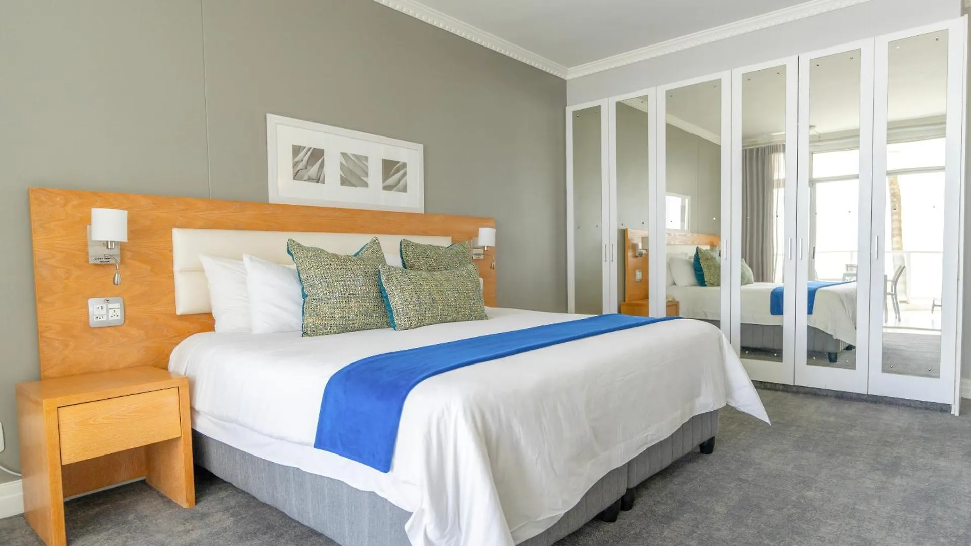 Peninsula All Suite Hotel By Dream Resorts Cape Town 4*,  South Africa